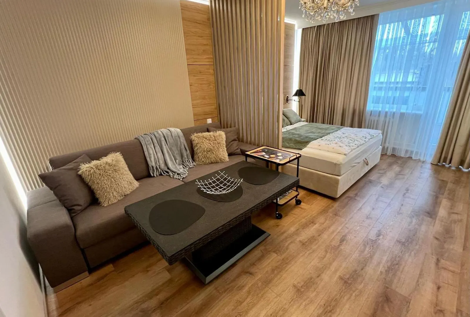 Premium Yacht Ausstattung Apartments Hotel contacts